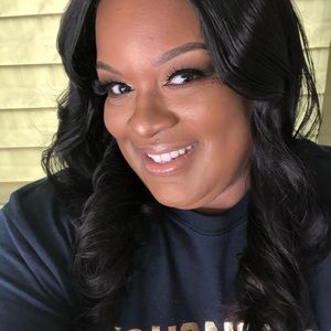 Meet your Posher, Charmeka